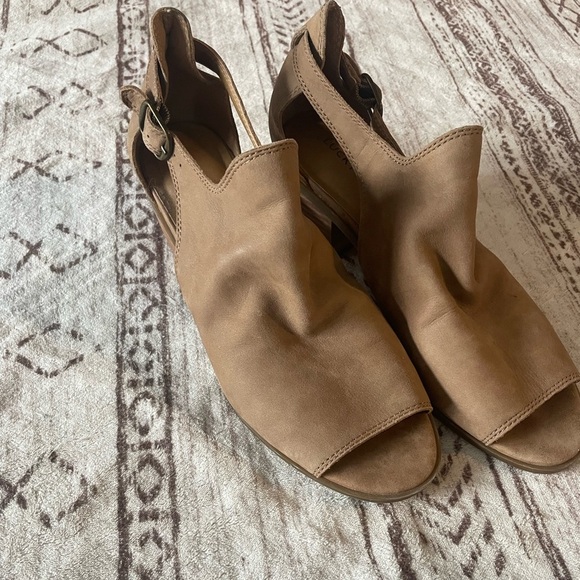 Lucky brand peep toe leather buckle booties size 9 - Picture 2 of 13
